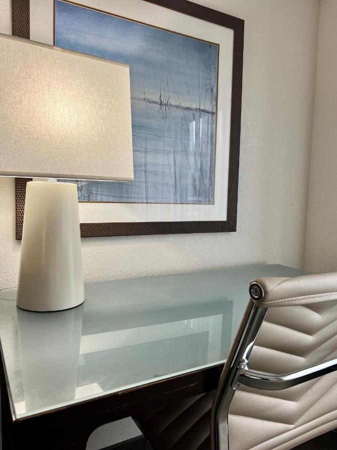 Holiday Inn Virginia Beach - Norfolk By Ihg Exterior foto