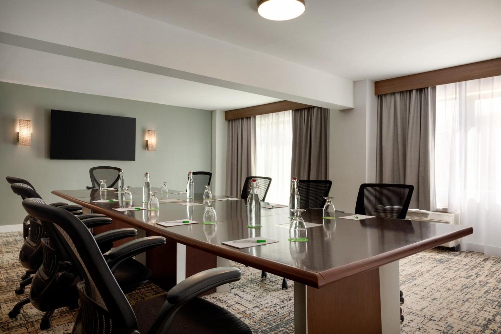 Holiday Inn Virginia Beach - Norfolk By Ihg Exterior foto